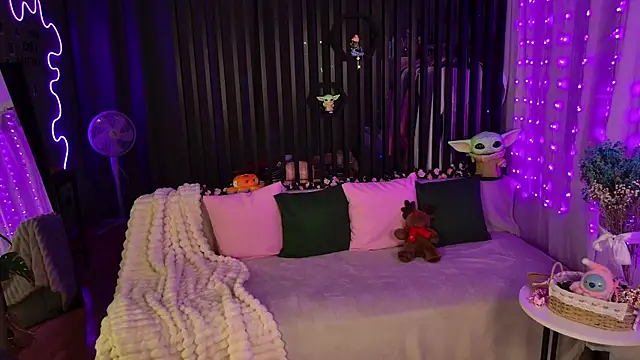 Вебкам-шоу plugmyHDMI