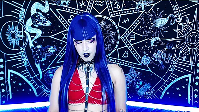 naomi_satan: διαδικτυακό σόου στην κάμερα