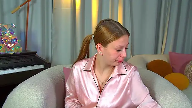 BeatriceBinoche 现场XXX聊天