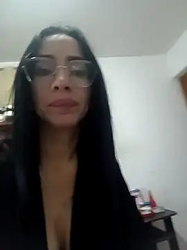 YaraDuartee Chat XXX in diretta