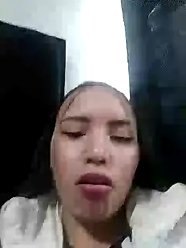 liliymike19's Live XXX Chat