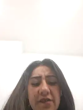 CAROLINE__07 Adlı Modelin Canlı XXX Sohbeti