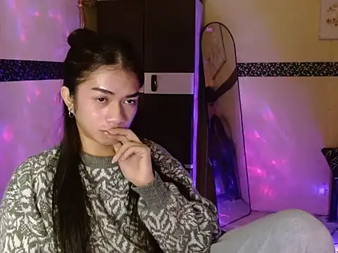 EnviousMaddie Adlı Modelin Canlı XXX Sohbeti