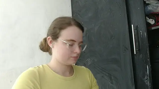 HellenMiyer1111 élő XXX-chatje