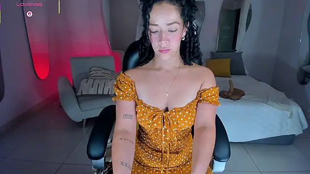 AlessaRomero 即時 XXX 聊天