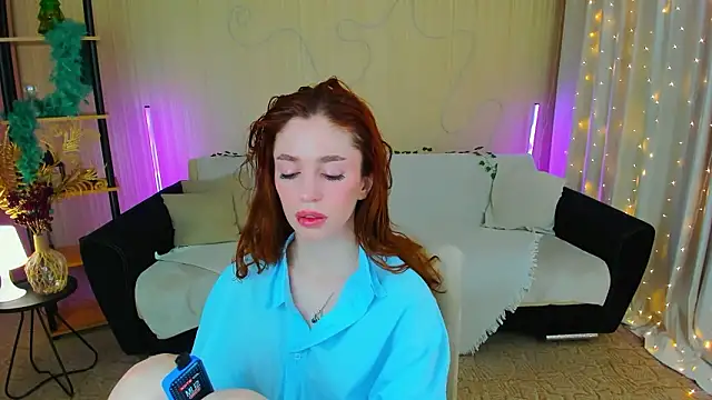 ChristinaConteeree's Live XXX Chat