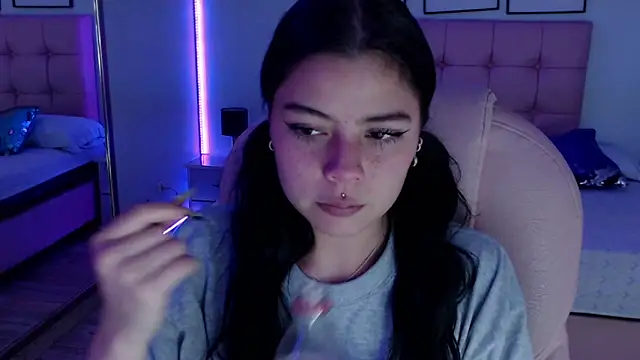 Chat XXX en directo de KikiVelvet