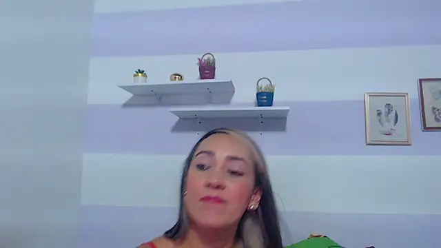 kimberlyvega élő XXX-chatje