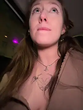 FroggyAnna Chat XXX in diretta