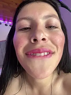 دردشة GiuliaBianchi الجنسية المباشرة