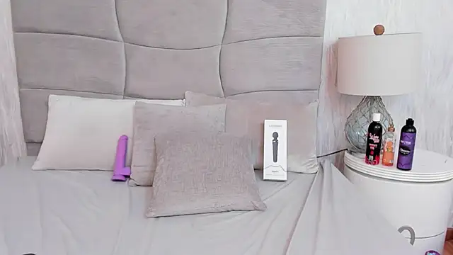 Chat XXX en directo de Naomii_BDSM