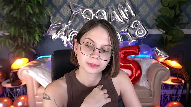 CharlyWines 라이브 XXX 채팅