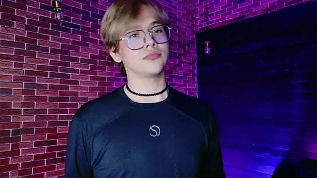 Вебкам-шоу benji_vampire