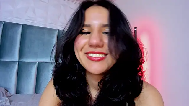 دردشة HollyPeach الجنسية المباشرة