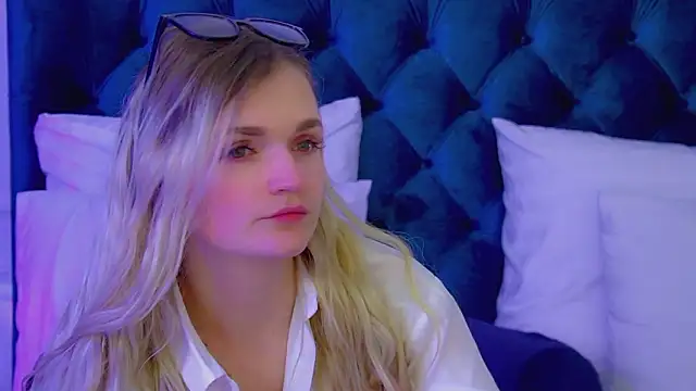 AnnyRaii 在線直播表演