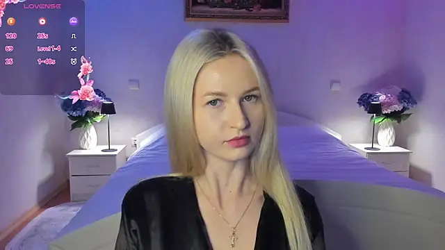 Julie_Blaze's Webcam Show