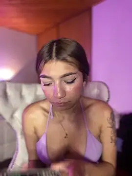 Isabella18_pink Obrolan Langsung XXX