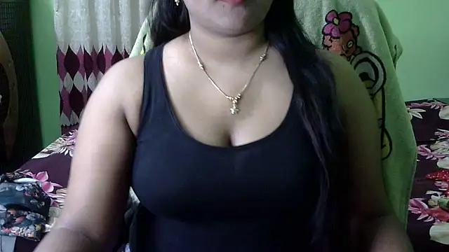 BengaliQueenStar Adlı Modelin Canlı XXX Sohbeti