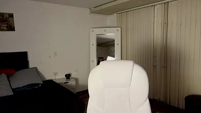 loly_marce 现场XXX聊天