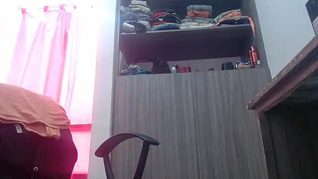 Czat XXX na żywo – nicolle_milf1978