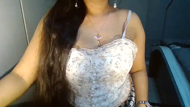 Czat XXX na żywo – Yashika_Loves