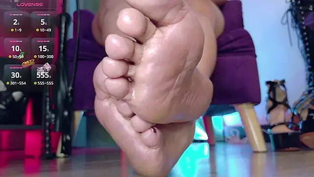 MistressMeg4n 网络视讯表演