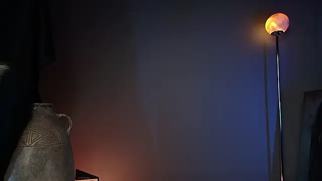 Danna-Saenz: онлайн-секс-чат