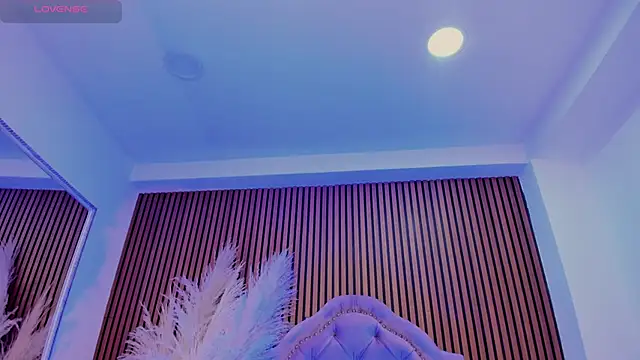 SelenaStonne's Live XXX Chat