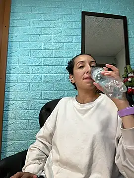 Chat +18 de SALOME_KORLAND ao vivo