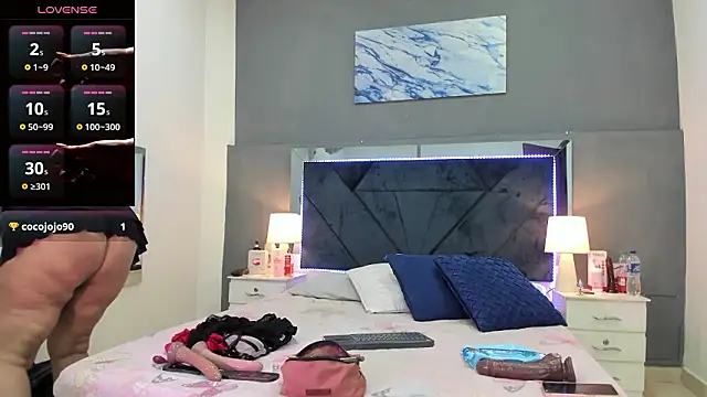 Lauralove_69: онлайн-секс-чат