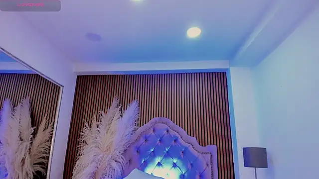 Chat +18 de SelenaStonne ao vivo