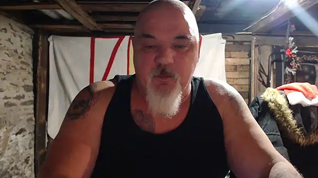 Newfiesausage1972 Chat XXX live