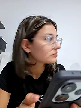 Ary-18: απευθείας συνομιλία ΧΧΧ