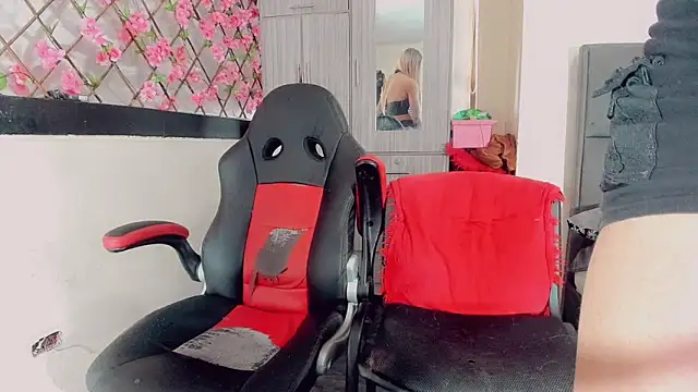 thiara_veky élő XXX-chatje