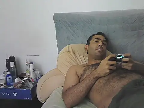 AlphaLatinoBear Chat XXX live