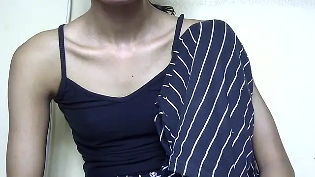 Anu_tiny Chat XXX live