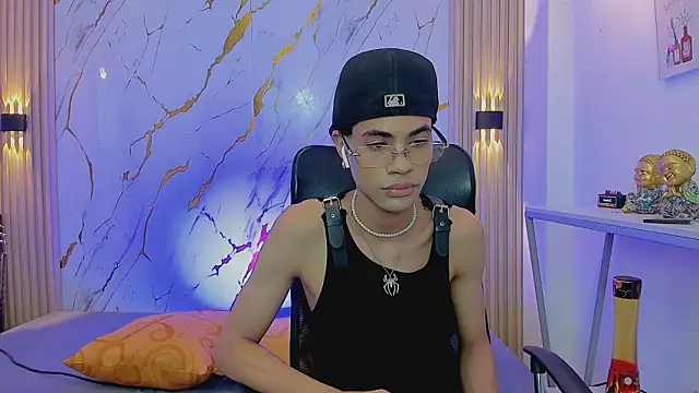 Chatroom XXX en direct de JacobBlackwell_