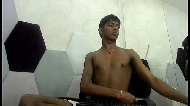 Mick_storm Chat XXX in diretta