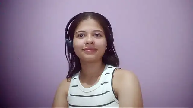 AuroraMacintosh Adlı Modelin Canlı XXX Sohbeti