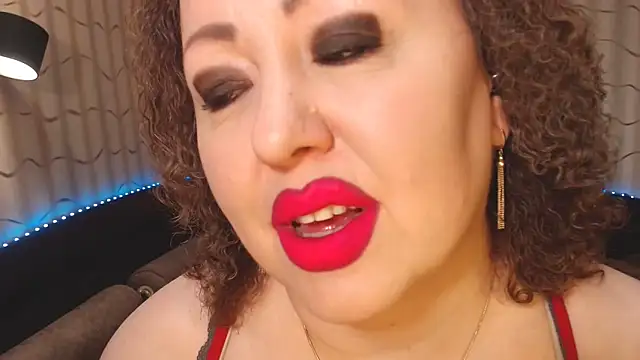 دردشة BustyKatty الجنسية المباشرة