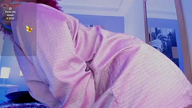 แชท XXX สดของ KenyaMystic