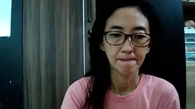 sexyCitty Adlı Modelin Canlı XXX Sohbeti