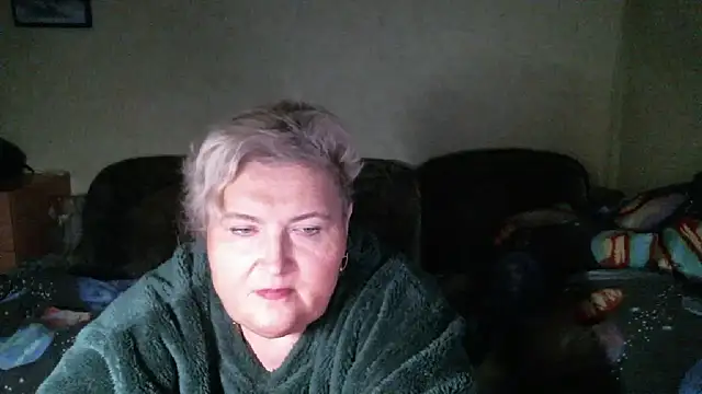 Lana555: онлайн-секс-чат