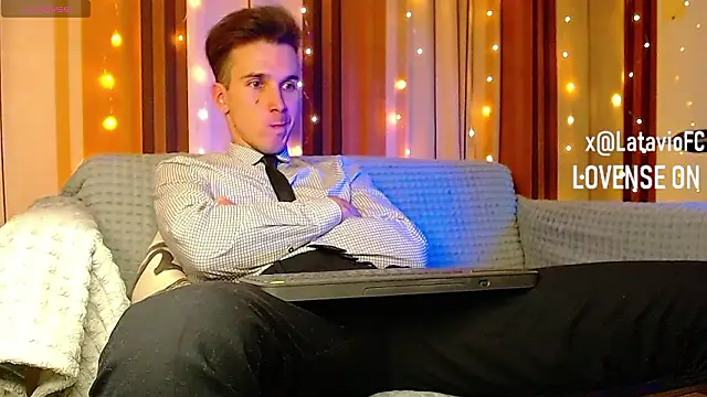 Midnighter_ élő XXX-chatje