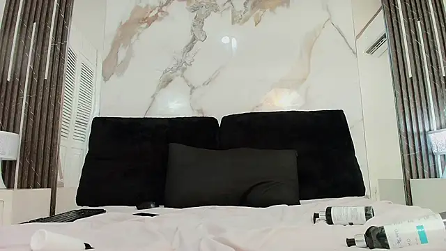 MayaBaker Adlı Modelin Canlı XXX Sohbeti