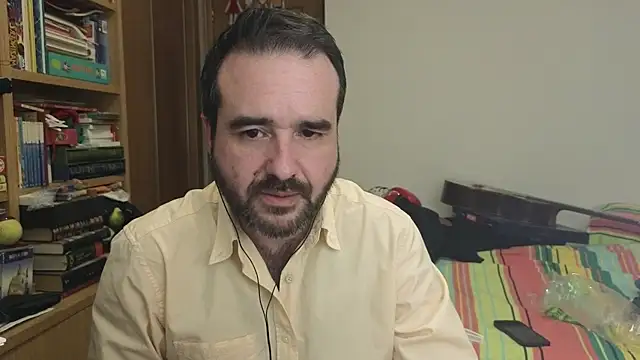 curiosillo83 élő XXX-chatje