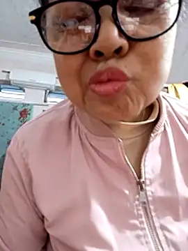 دردشة Hotestlove الجنسية المباشرة