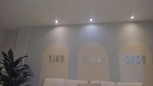 Chatroom XXX en direct de AliceHarper_