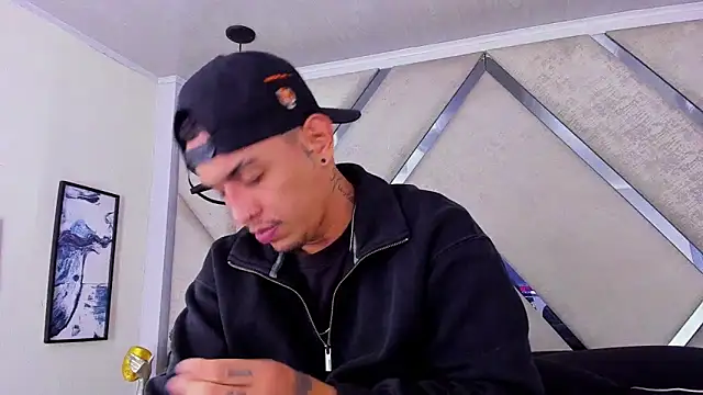 Damian09_ Live XXX Chat