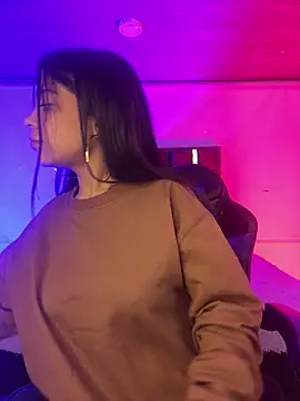 Chatroom XXX en direct de NINA_18_YEARS